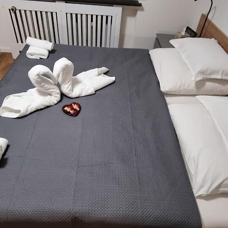 Studio Apartment Naehe S-Bahn Inklusive Parkplatz Oberesslingen Eksteriør bilde